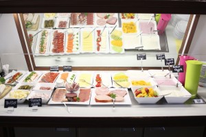 Berliner_Hof_Fruehstueck_Wurst    