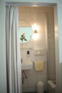 Berliner_Hof_Economyzimmer_Bad  
