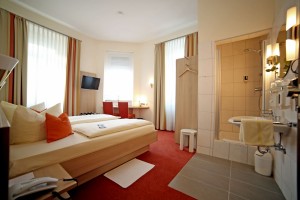 Berliner_Hof_Economyzimmer_Bett